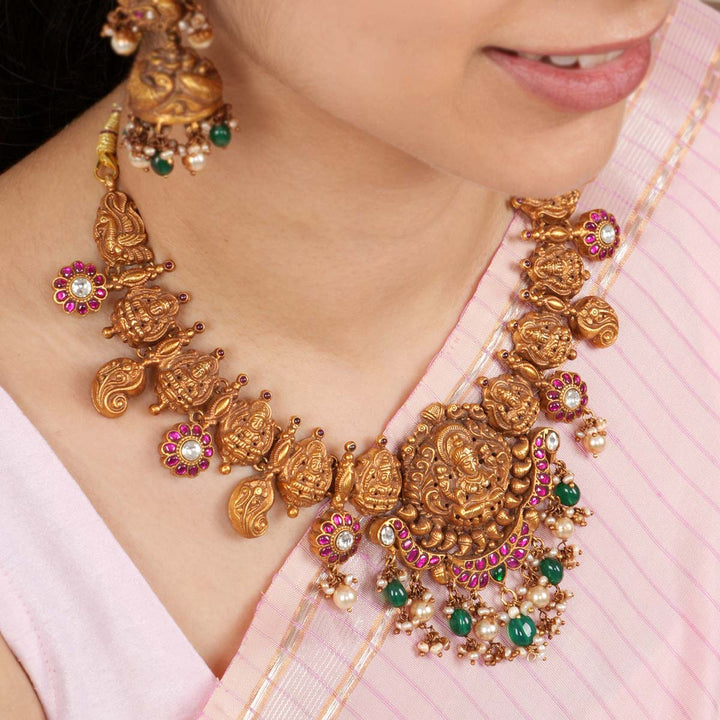 Chandravadana Short Necklace