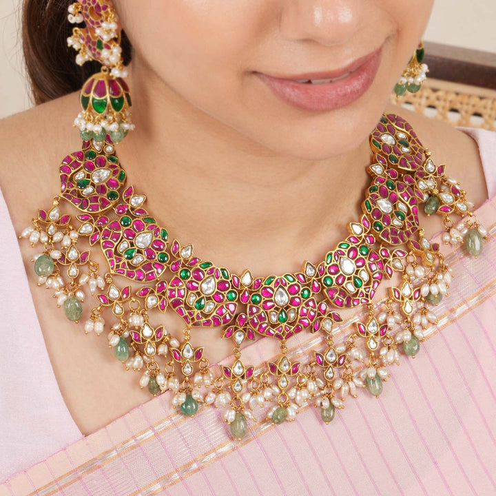 Kanisha Kundan Short Necklace