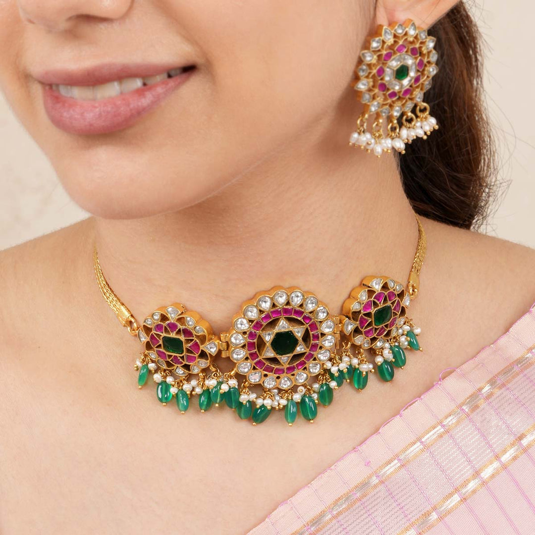 Snehira Kundan Choker