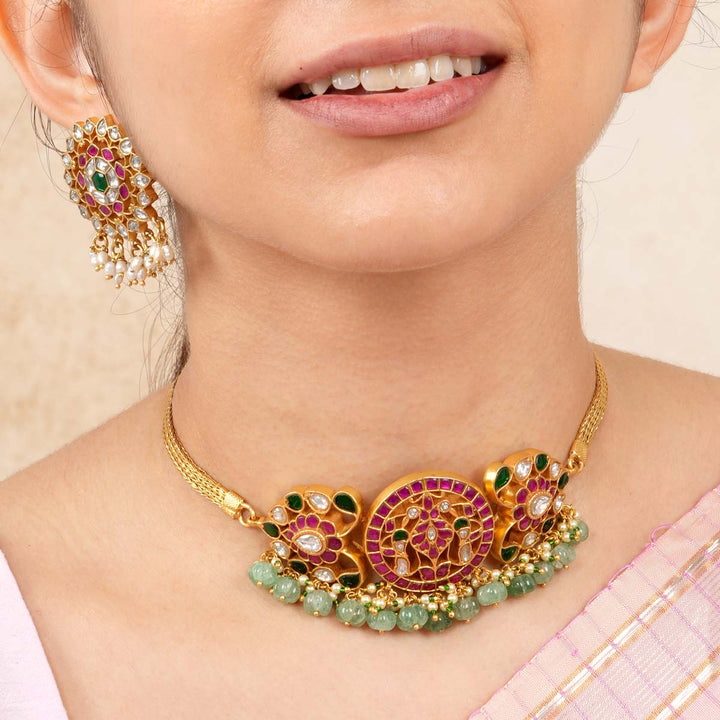 Abishi Kundan Choker