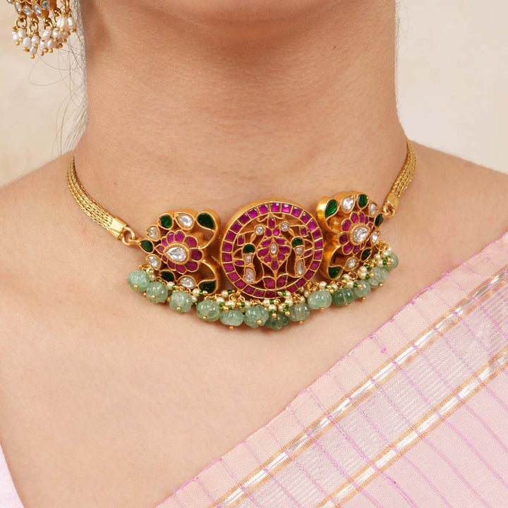 Abishi Kundan Choker