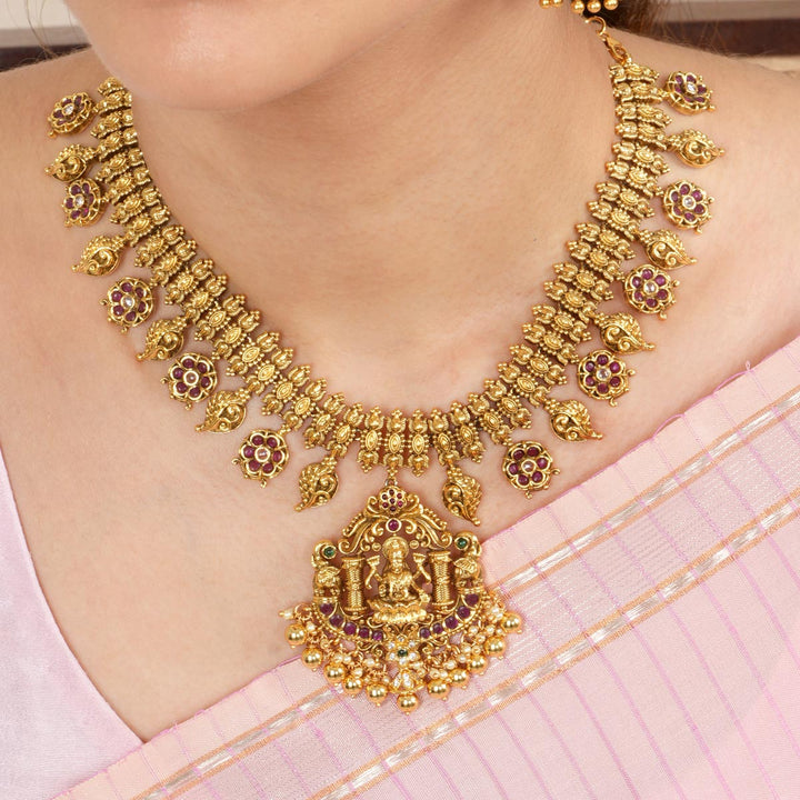 Chaarani Short Necklace Set