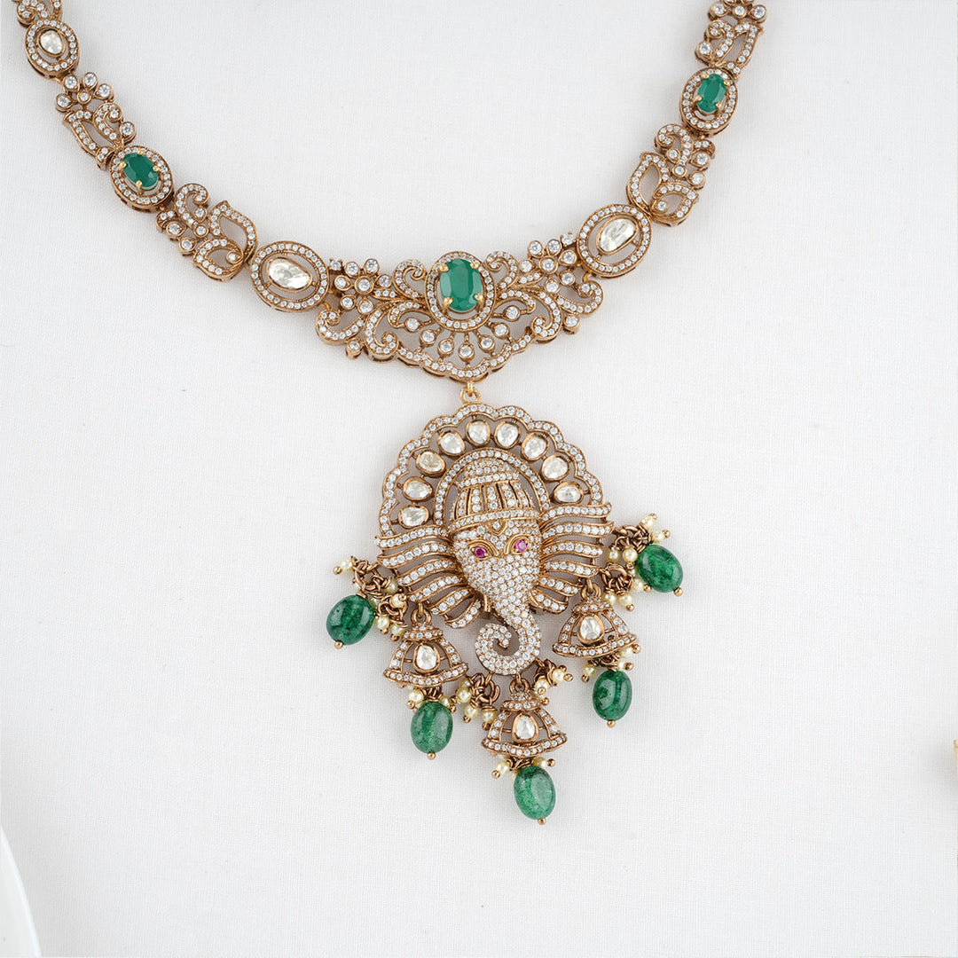 Imaira Victorian Necklace Set