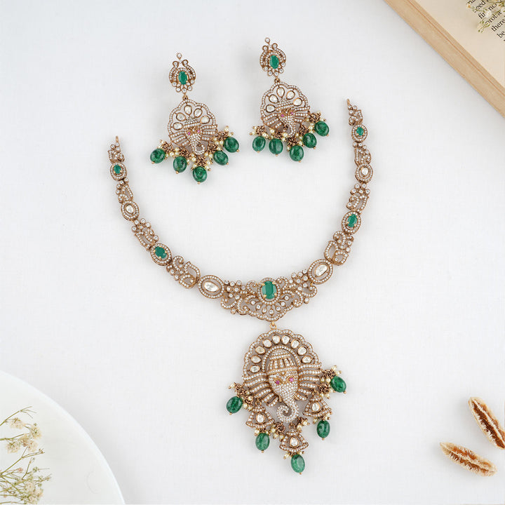 Imaira Victorian Necklace Set