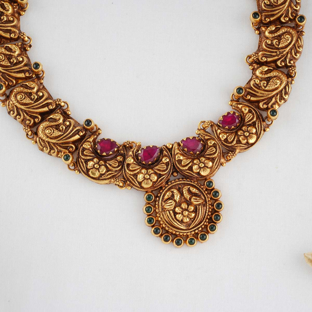 Mahisha Short Necklace