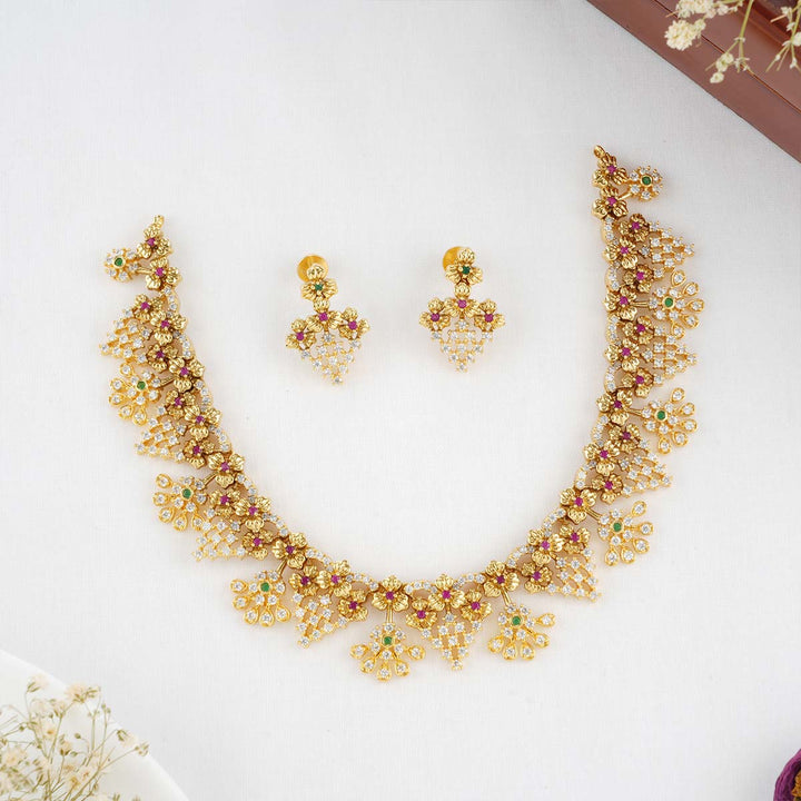 Girath Short Necklace Set