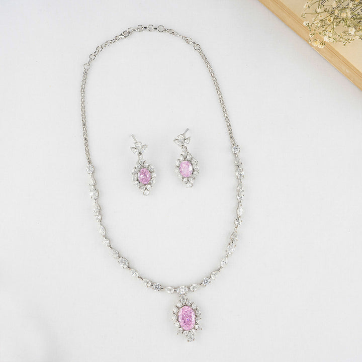 Rithva Necklace Set