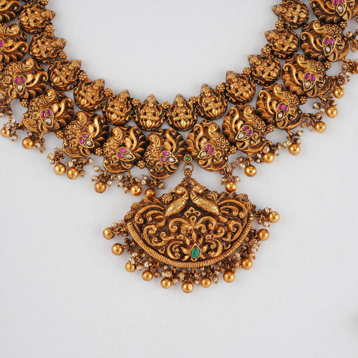 Kantina Kundan Short Necklace