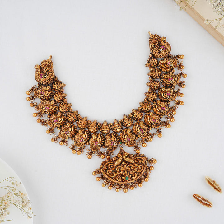 Kantina Kundan Short Necklace