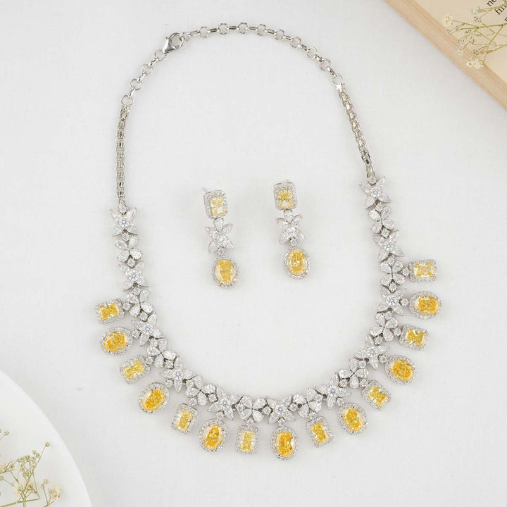 Subarna Necklace Set