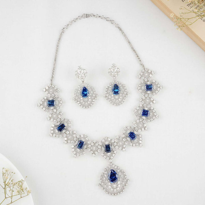 Brizia Necklace Set