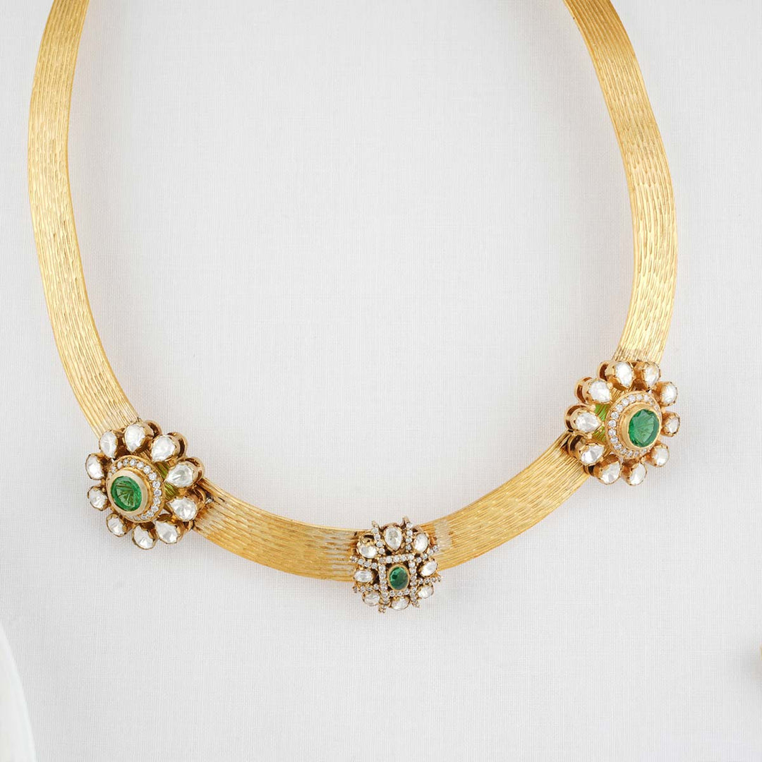 Pranikam Victorian Short Necklace