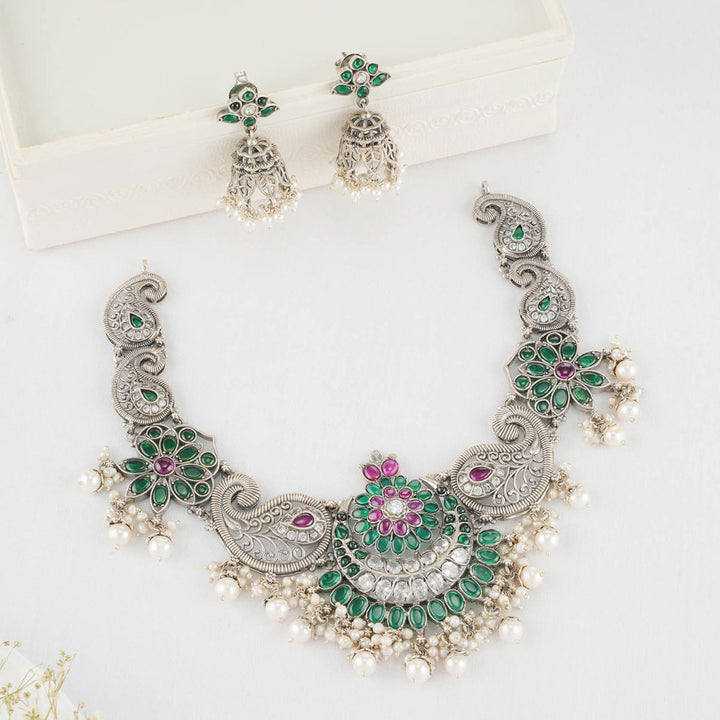 Maysa Short Necklace Set