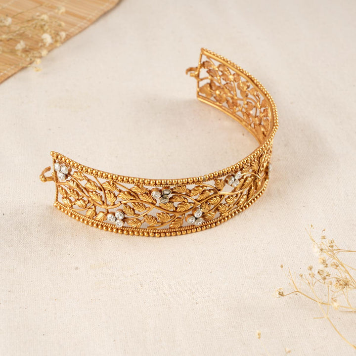 Unisia Kundan Choker