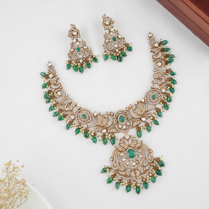 Nirvika Victorian Necklace Set