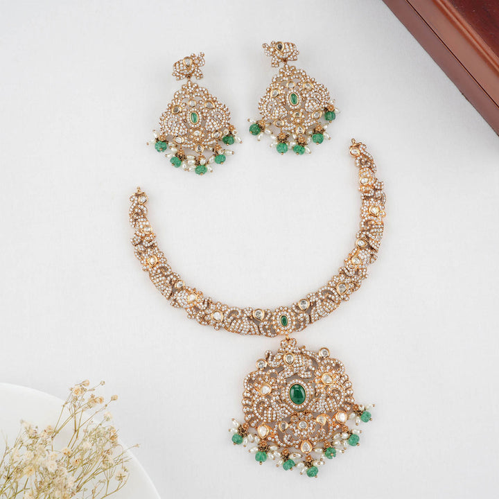 Nandhika Victorian Necklace Set