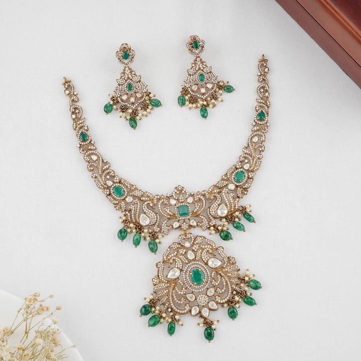 Mageta Victorian Necklace Set