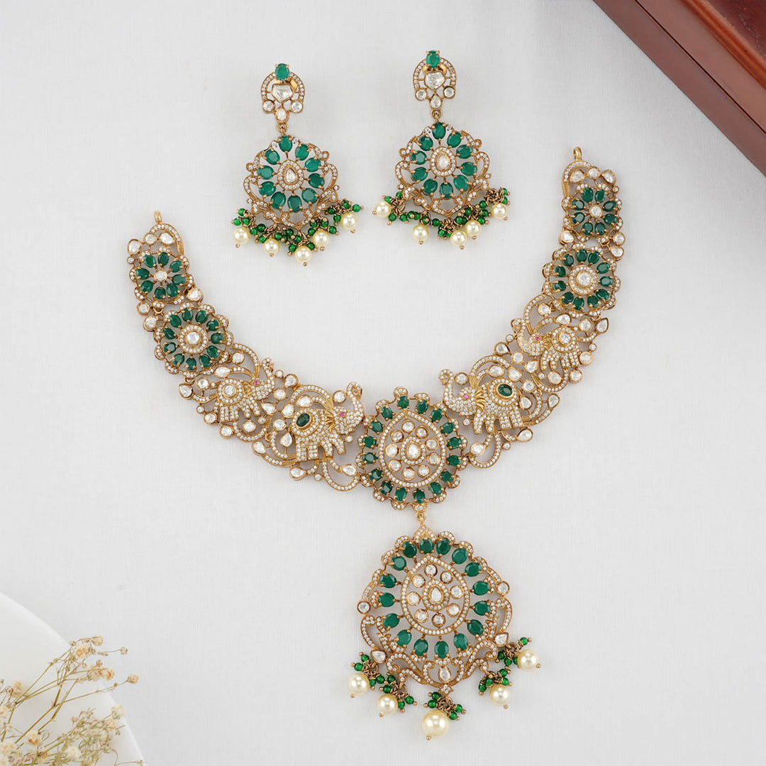 Kranthi Victorian Short Necklace Set