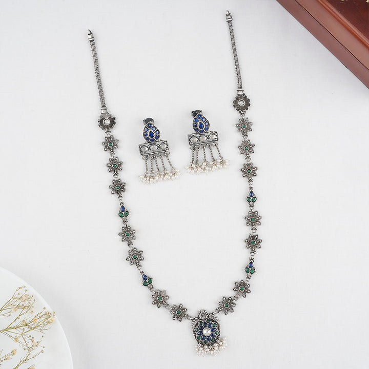 Palmirna Long Necklace Set