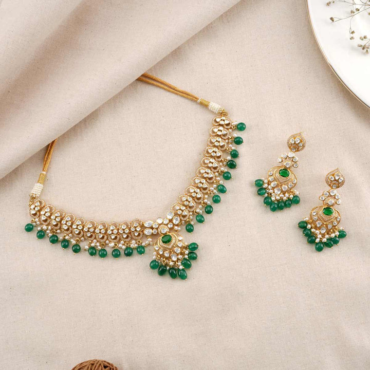 Pranujna Choker Set