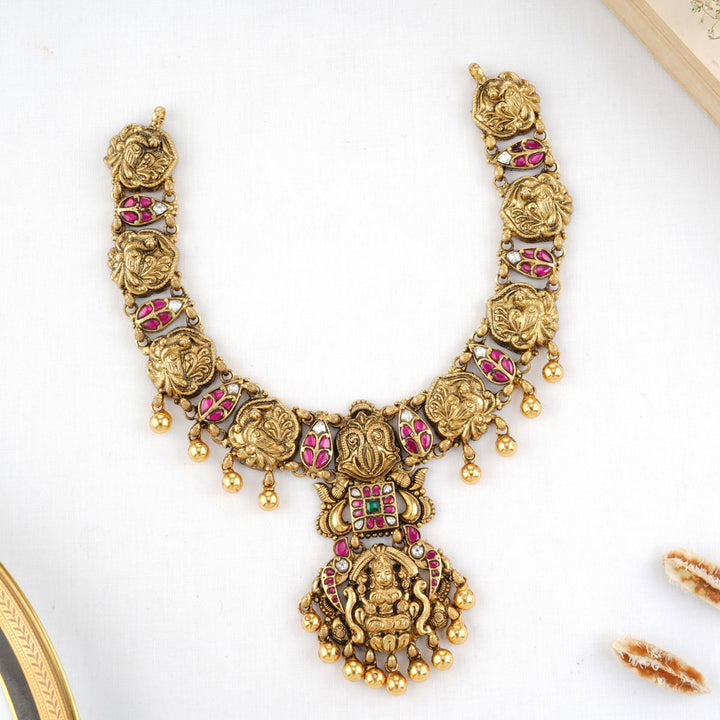 Inavya Nagas Short Necklace