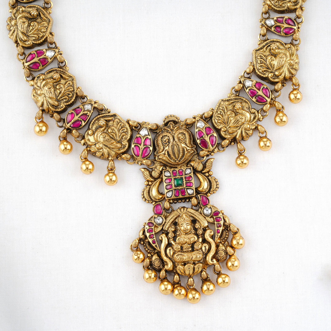 Inavya Nagas Short Necklace