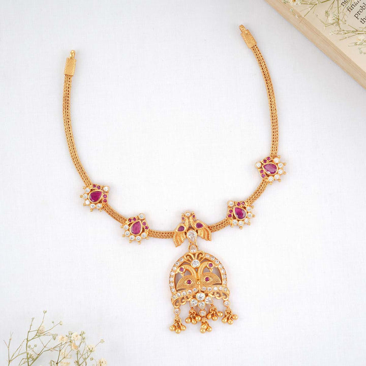 Nayla Short Necklace