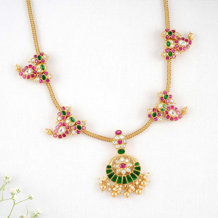 Anvai Kundan Short Necklace