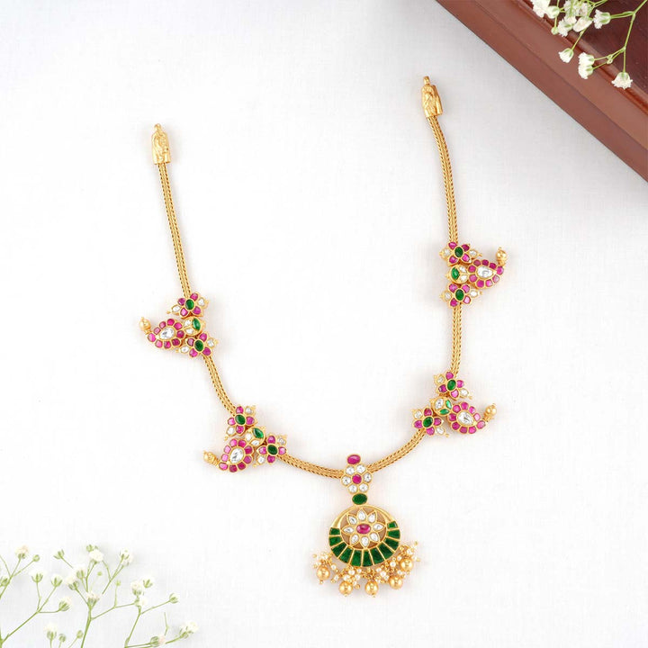 Anvai Kundan Short Necklace