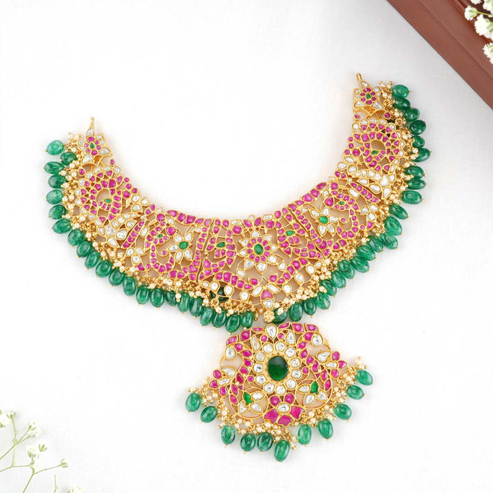 Agharn Kundan Short Necklace