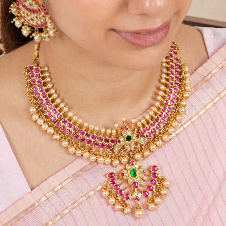 Kashvi Kundan Short Necklace