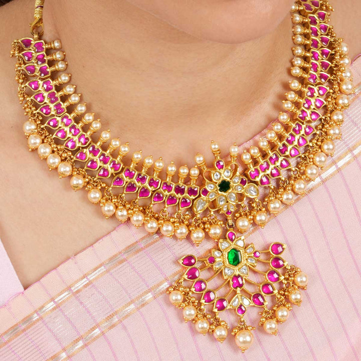 Kashvi Kundan Short Necklace