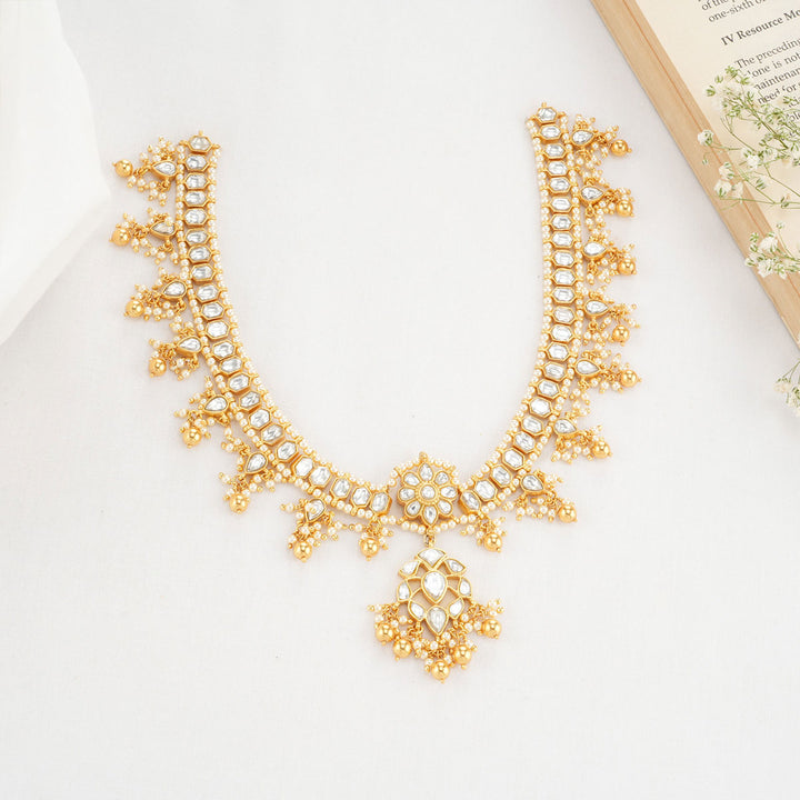 Yajira Kundan Short Necklace