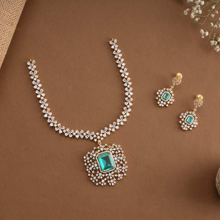 Taniya Avikam Short Necklace Set