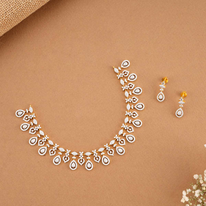 Sranitha Avikam Short Necklace Set