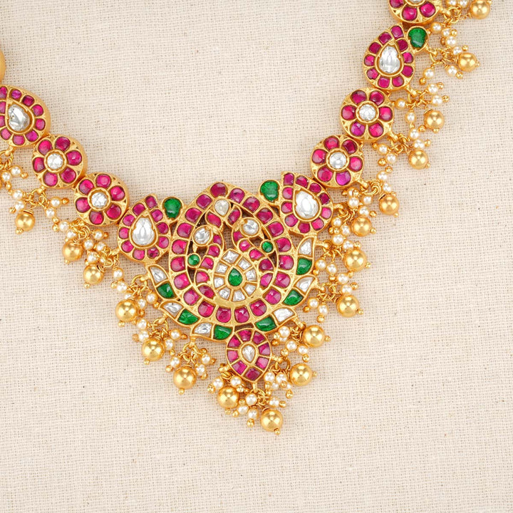 Alekhya Kundan Short Necklace