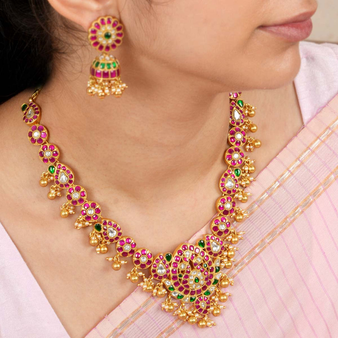 Alekhya Kundan Short Necklace