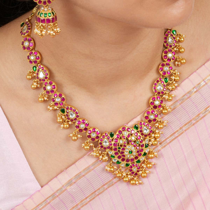 Alekhya Kundan Short Necklace