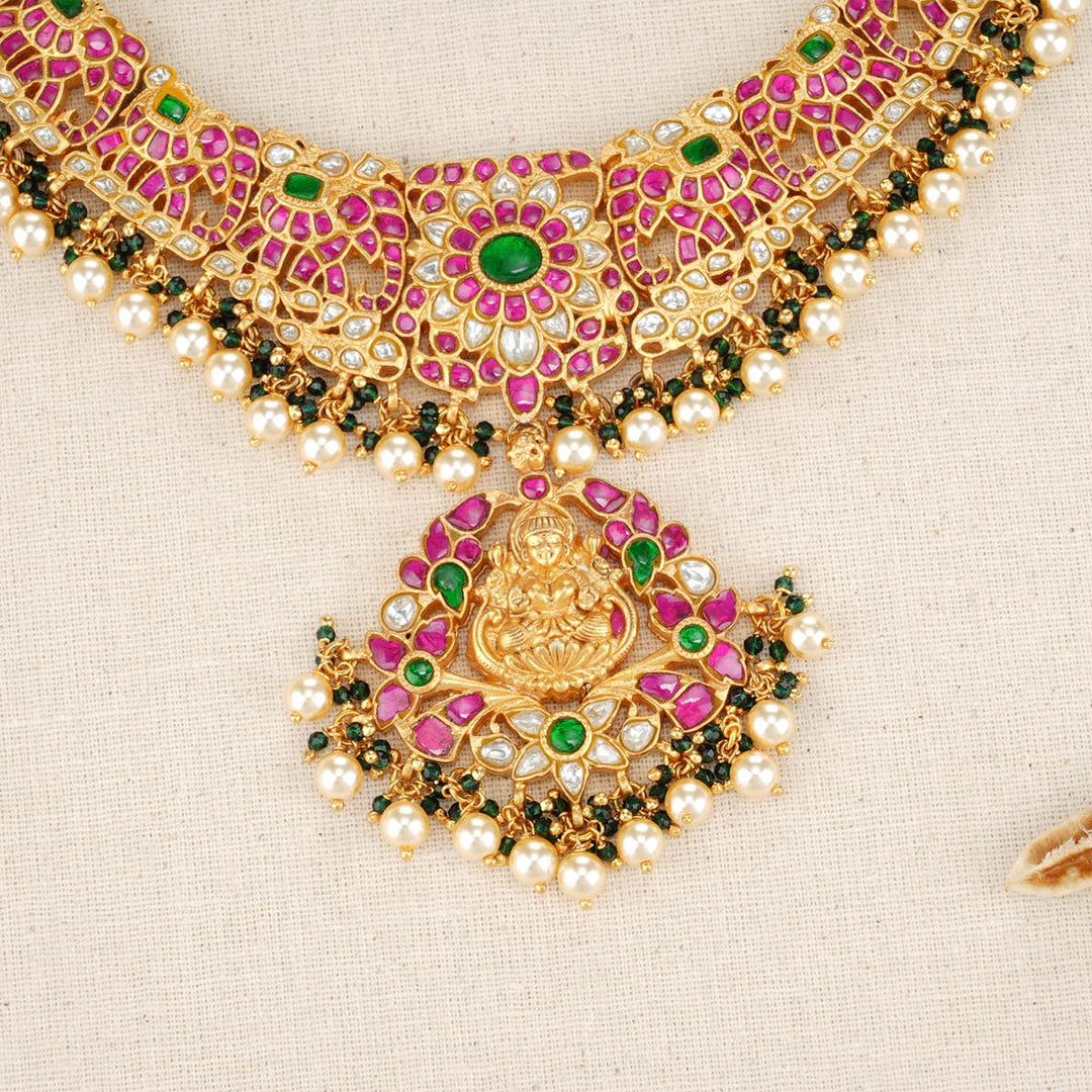 Ashwini Kundan Short Necklace