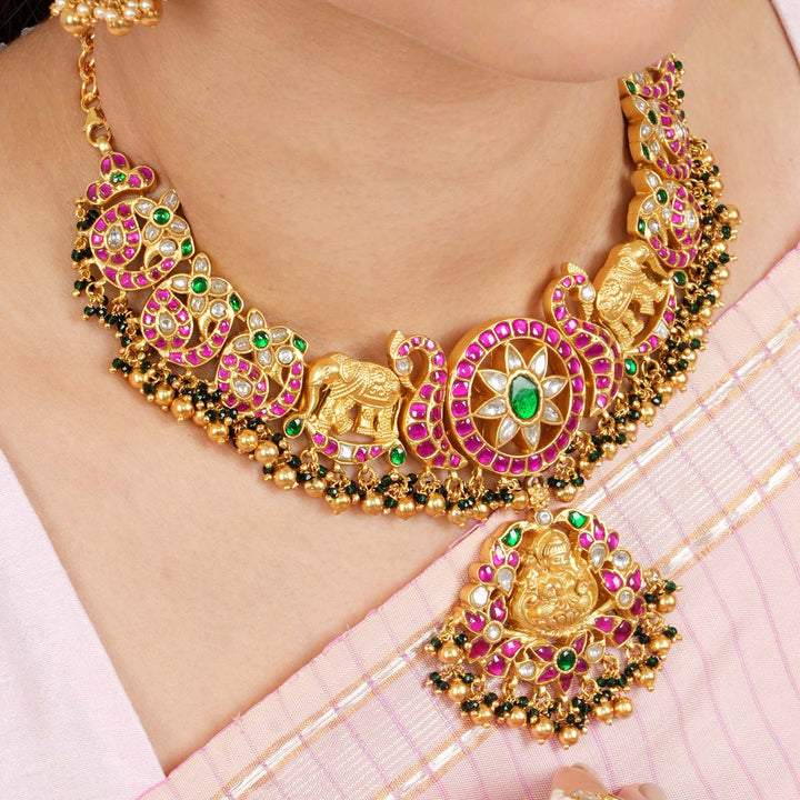 Lavish Kundan Short Necklace