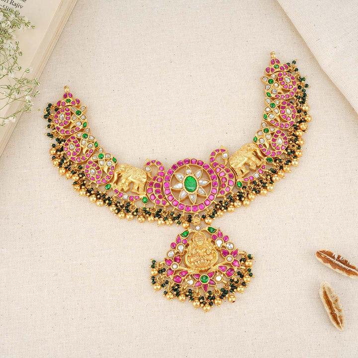 Lavish Kundan Short Necklace