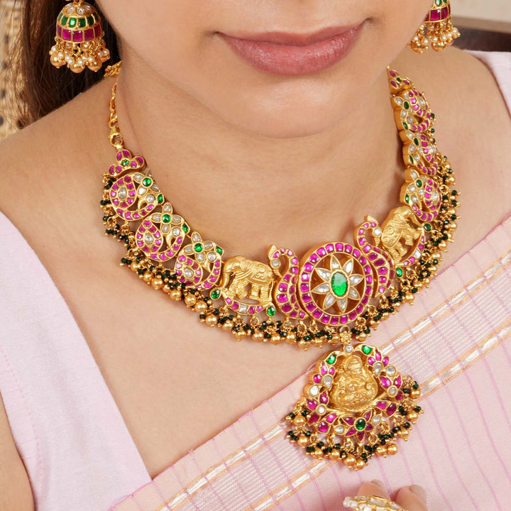 Lavish Kundan Short Necklace