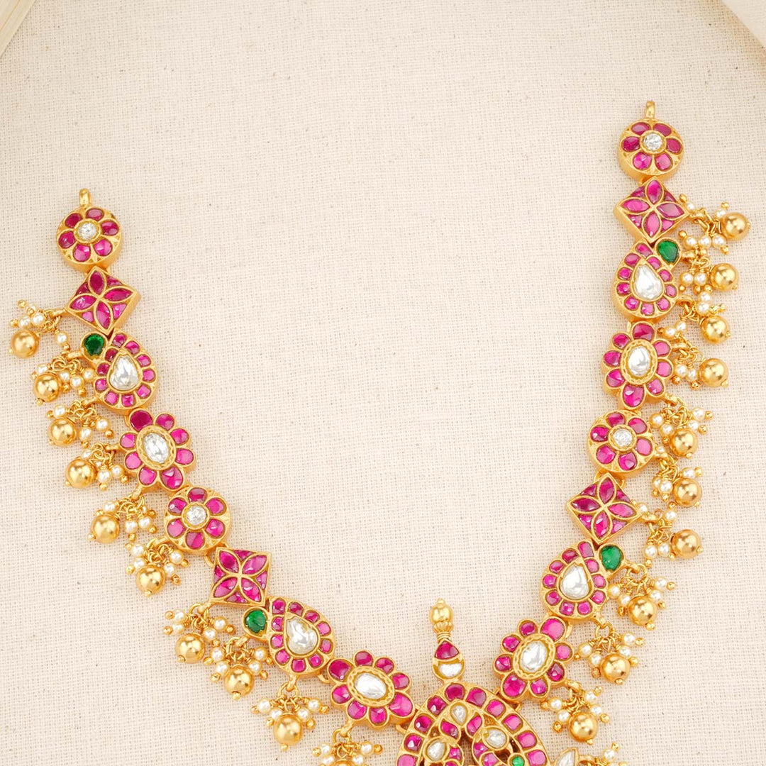 Kavisha Kundan Short Necklace