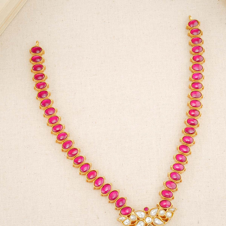 Vinaya Kundan Short Necklace