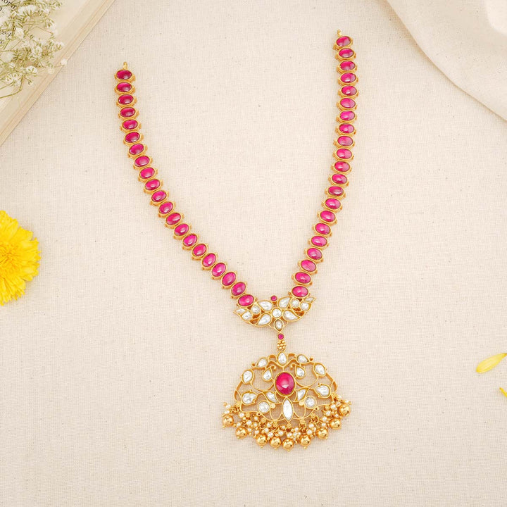 Vinaya Kundan Short Necklace