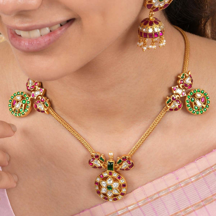 Nayana Kundan Short Necklace