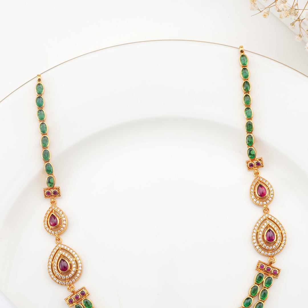 Dhanvikha Short Necklace