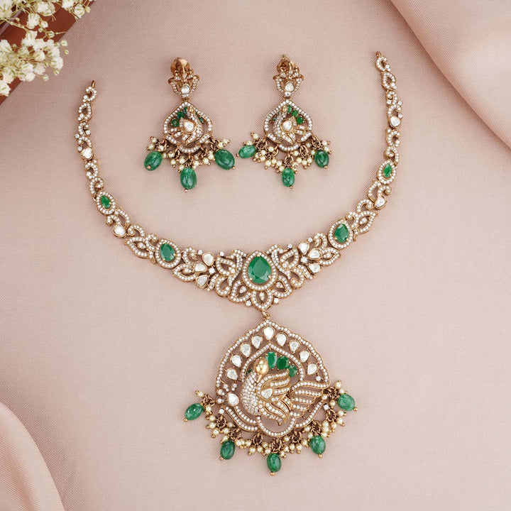 Suvika Victorian Short Necklace Set