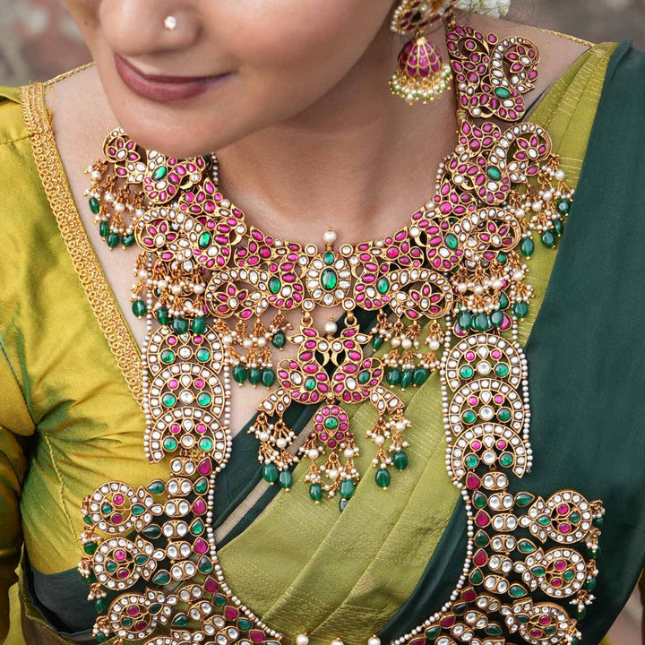 Amazing Kundan Short Necklace