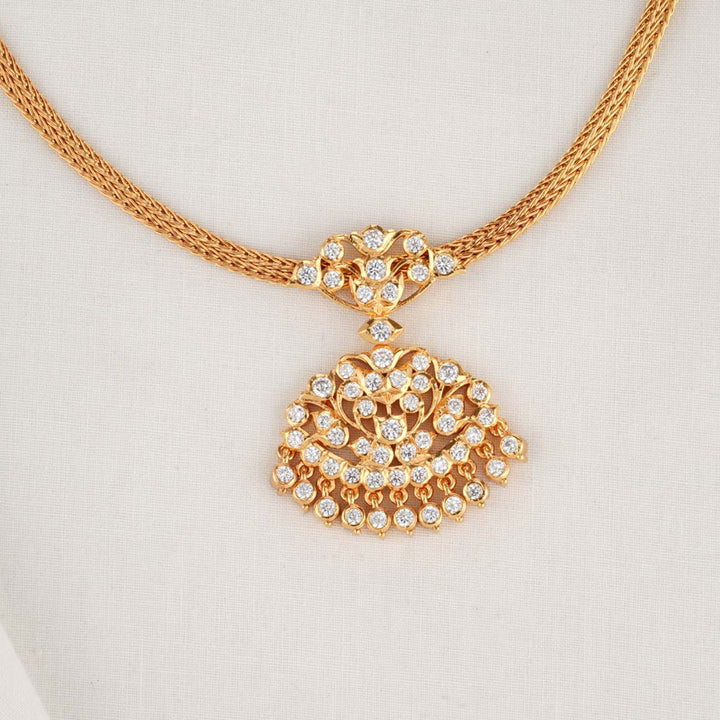 Swarna Attigai Short Necklace